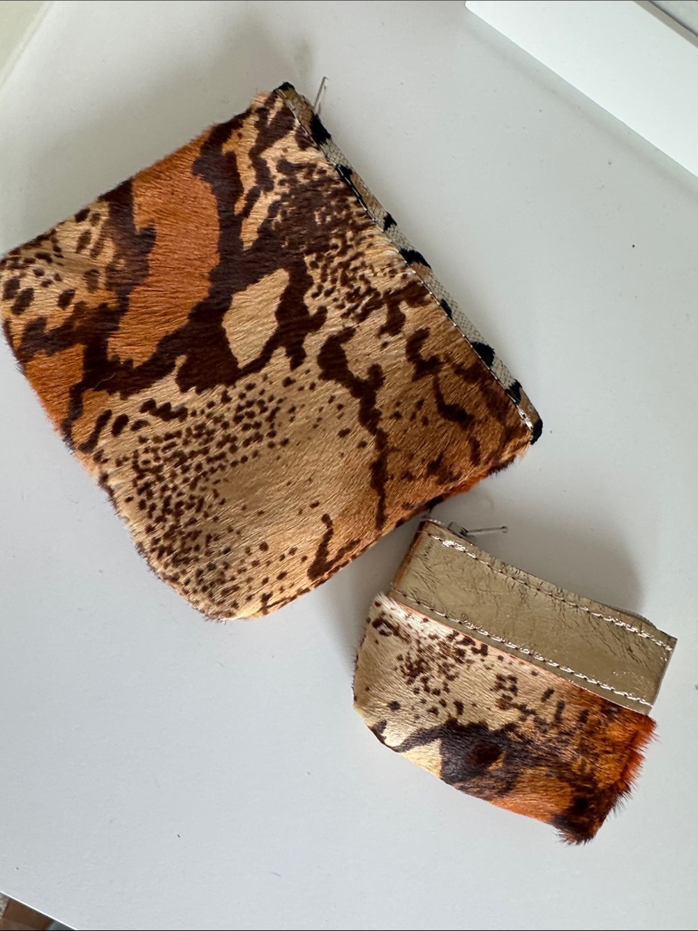 MayaMoonDesigns Set - Haircalf Animal Print Zip Pouch Metallic Accent - Picture 3 of 4